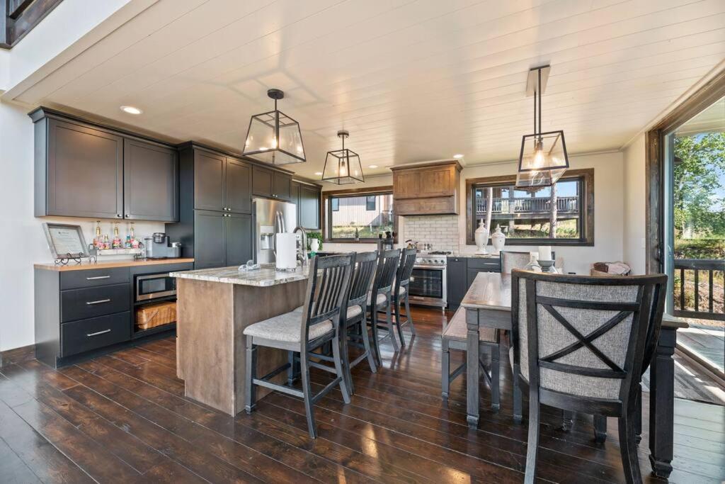 Altitude Adjustment- Panoramic Views, Sleeps 12 Vila Lead Exterior foto